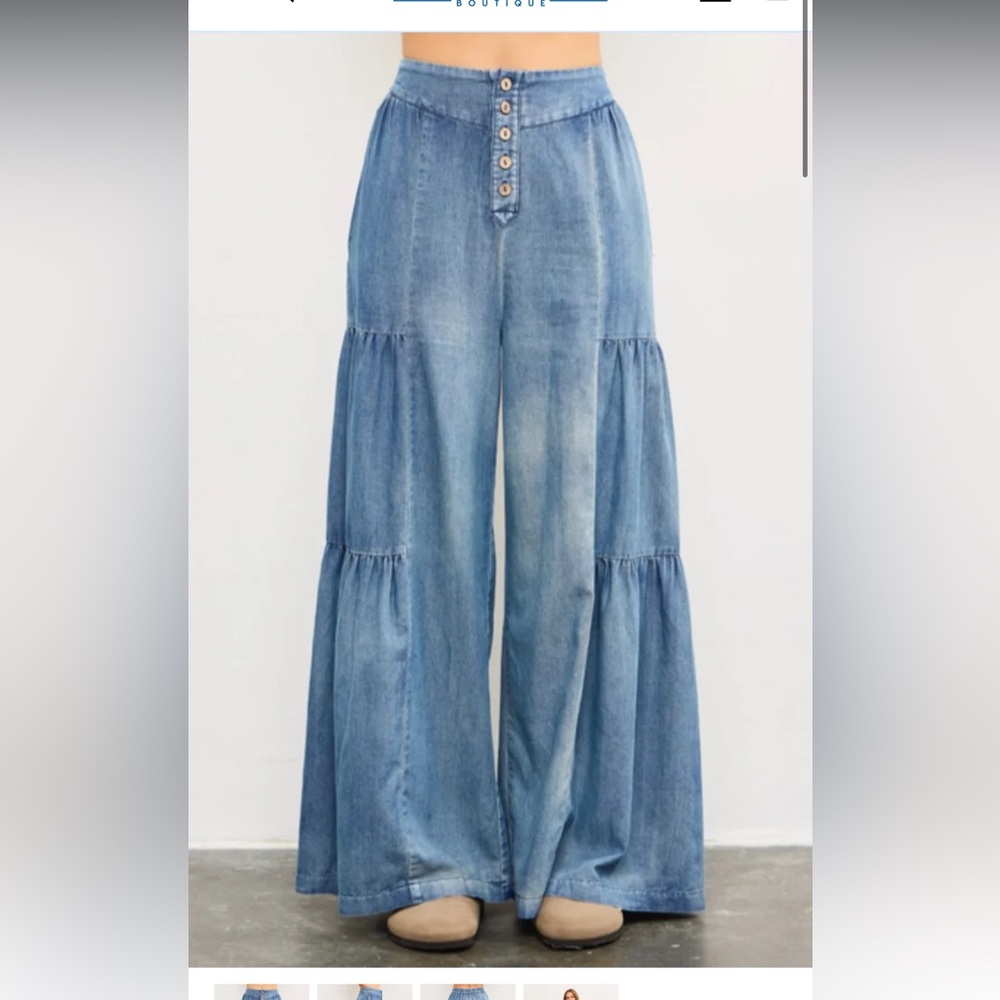 Blue Flare Wide-Leg Jeans with Classic Denim Style